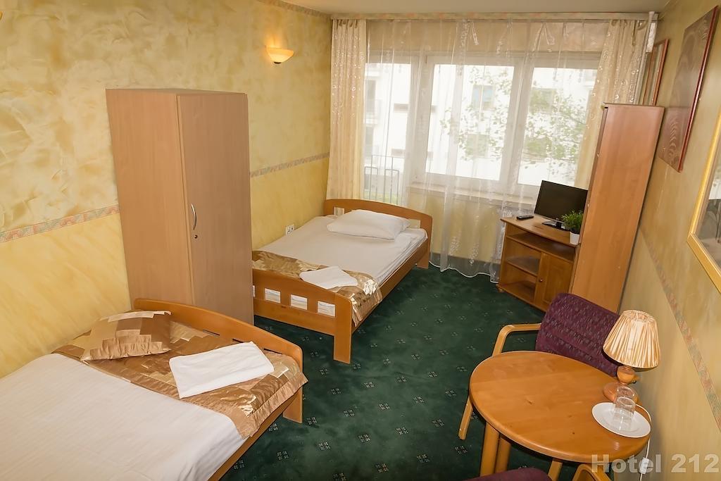 Hotel 212 Варшава Экстерьер фото